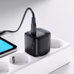 Încărcător AceFast A135 PD40W GaN USB-C cu afișaj digital